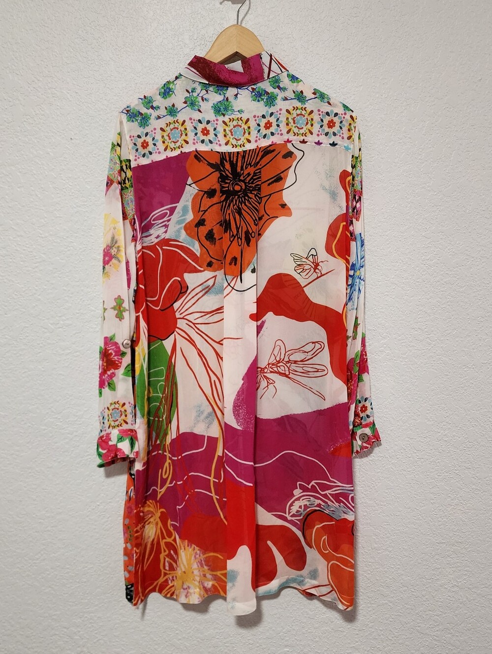 John Mark Vibrant Butterfly Floral Print Sheer Tunic Shirt Button Down Medium - Picture 3 of 13